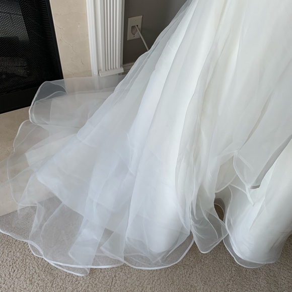 White wedding dress never worn or altered! - Picture 4 of 8